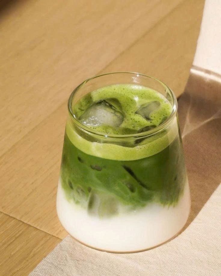 Omatcha-oat-latte-vi-matcha-xanh-mat-hoa-quyen-sua-yen-mach.jpg